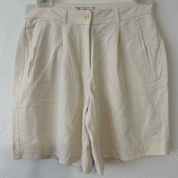 Vintage Tommy Bahama Silk Bermuda Shorts Jorts Cream size US 4 Pleated - Picture 8 of 8